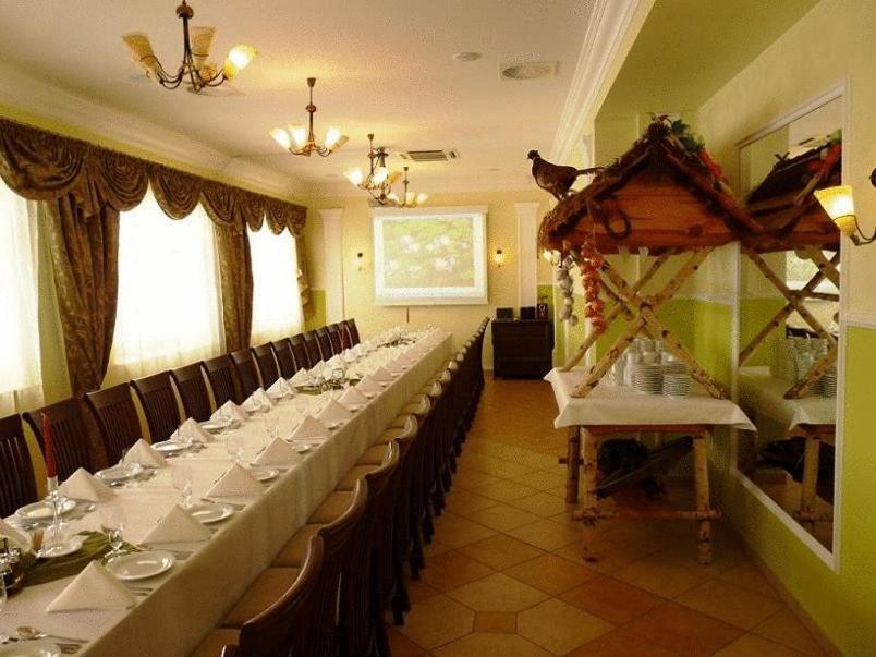 Zajazd Sokol Hotel Nienadówka Exterior foto