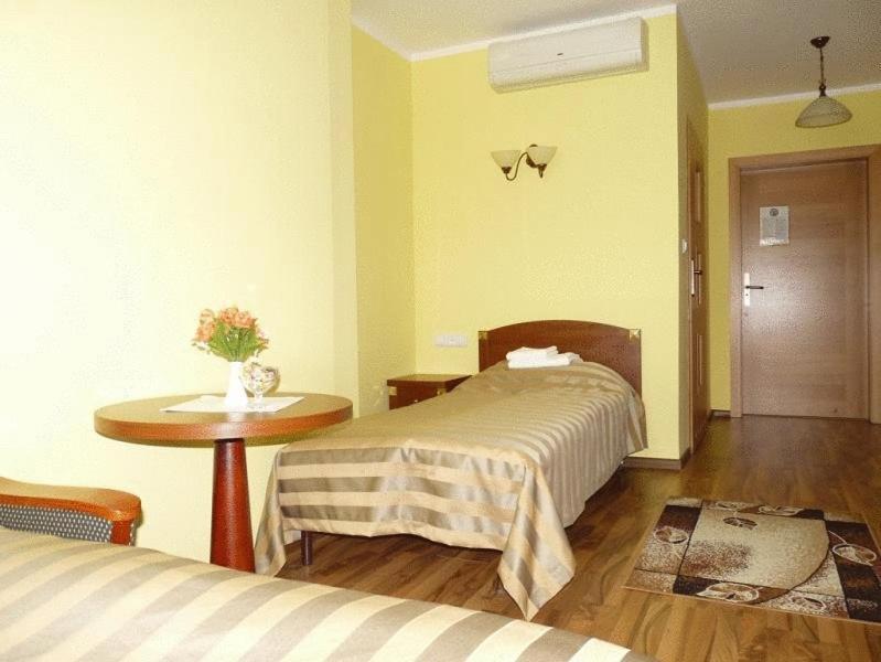 Zajazd Sokol Hotel Nienadówka Exterior foto
